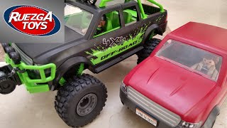 Playmobil 70460 Vs Playmobil 5615 Pick Up Off Road Action 4x4 WeekEnd Warrior con motocicleta [upl. by Hoxsie]