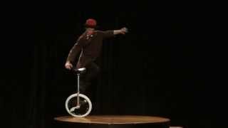 Extrait du spectacle quotPaul Keatonquot  Clown et monocycle [upl. by Ellevehc]