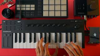 Komplete Kontrol M32  Overview [upl. by Ilarrold]