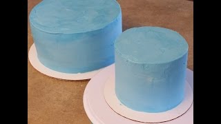 How to get Smooth sides on my cakes with buttercream frosting [upl. by Adeuga358]