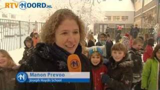 Sneeuwval zorgt voor problemen in Groningen 2 [upl. by Harrow716]