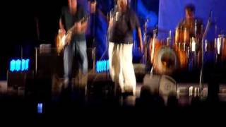 Further on down the road  Kokua Festival  live  Jack Jhonson  Taj Mahal [upl. by Ydnew581]