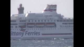 Ferry quot PONT AVENquot Toujours à lheure dans le froñ Veur [upl. by Brindell433]