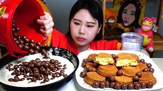 SUB 칼로리폭탄 또똣한 생크림에 몰티져스 커스타드 Maltesers 먹방 Mukbang [upl. by Ykcor]