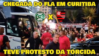 A CHEGADA DO FLAMENGO EM CURITIBA TEVE PROTESTO FLA TEM CHANCE DE DIMINUIR A DISTÊNCIA PARA O LÍDER [upl. by Ecarg]