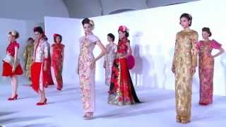 Guo Pei Ci  Haute Couture 2013  Fashion Show Full length [upl. by Aluap]