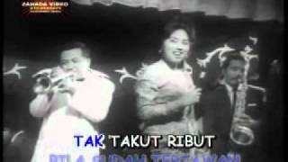 APA GUNA BERJANJI Karaoke nyanyian Saloma versi filem quotMasam Masam Manisquot 1965 [upl. by Suivatco175]