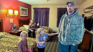 Single Dad with Four Kids Homeless in a Hotel Room [upl. by Nwahsyt424]