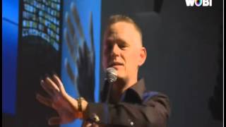 Martin Lindstrom Habla sobre la Mente del Consumidor Experto en Neuromarketing [upl. by Paley945]