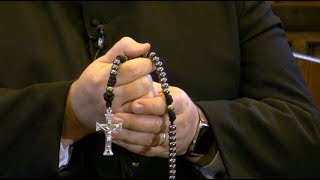 How to pray the Rosary with Father Matthew Cashmore [upl. by Mckee]