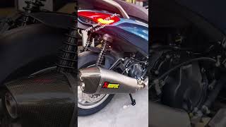 Piaggio Beverly 400 HPE  Akrapovic [upl. by Gradey]