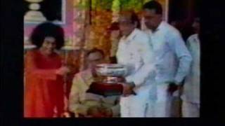 Sai Baba Tricks Completely Exposed Satya sai baba fraud Sai Babas magic trick [upl. by Beshore]