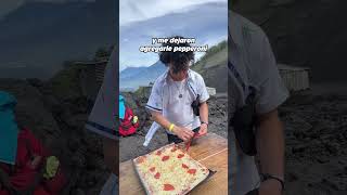 Cocinando Pizza en un Volcán shorts [upl. by Ahsenyl]