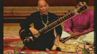 Ustad Vilayat Khan sings Rag Hamir video sitar Instrumentos Tradicionales de India [upl. by Olivia275]