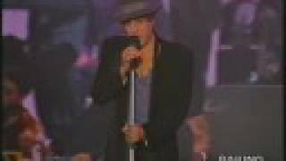 Celentano concerto live canta quotPREGHEROquot e quotSTORIA DAMOREquot [upl. by Philips555]