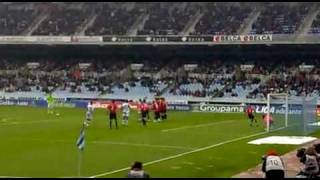 Gol de falta directa de Claudio Bravo Real Sociedad al Nastic Golazo 14022010 [upl. by Lorie]