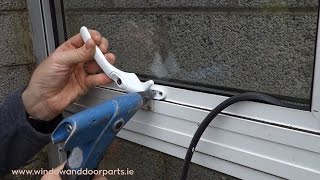 How to replace a cockspur window handle on an aluminium window [upl. by Gavra397]