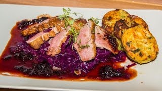 Tatort Küche  Entenbrust mit Rotkohl und Serviettenknödel [upl. by Jemimah]