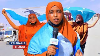 Gabadhii bilowga Kacdoonka Laascaanood siday Calanka Somalia oo ka hadashay Guusha SSC Khaatumo [upl. by Nesnah]