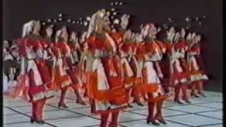 quotMariovska Tresenicaquot Macedonian Folk Dance [upl. by Lora]