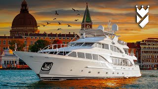 Full Walkthrough video of a stunning Benetti Classic superyacht in Venice quotBUNTYquot [upl. by Hughes]