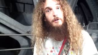 Guthrie Govan saluta i MusicOffili [upl. by Uphemia]