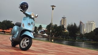 Vespa LX150 Review [upl. by Collbaith492]