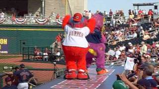 Dancing Mascots  Slider Cleveland Indians vs Gapper Cincinnati Reds [upl. by Arrek49]