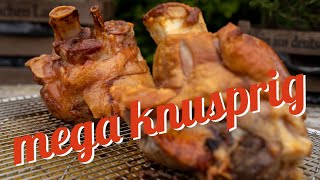 knusprige Schweinshaxe vom Grill  Schweinshaxe richtig grillen [upl. by Fagaly]