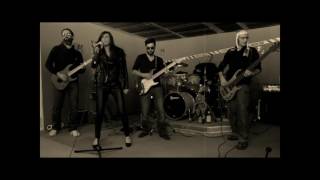 DESINVOLT DUTRONC LA FILLE DU PERE NOEL CLIP COVER BAND [upl. by Yretsym]