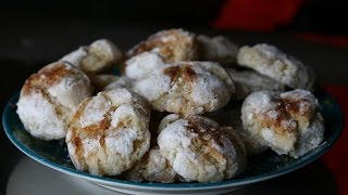 Biscuit Marocain Ghriyba aux Amandes  Moroccan Almond Ghriyba Cookie [upl. by Angrist]