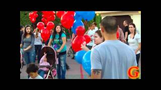 Disneyland Balloon Fight Outside the Main Gate in Anaheim [upl. by Sink]