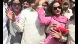 Prime Minister of Pakistan Gillani Enjoying Demonstration with Sheree Rehman [upl. by Aicrop]