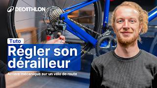 TUTO  Comment régler le dérailleur arrière mécanique sur un vélo route  🚲 I Decathlon [upl. by Ettore262]