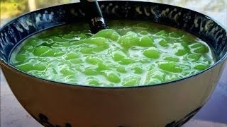 How to make Nom Lort Cambodian pandan flavored jello in a sugary coconut sauce [upl. by Shanie]