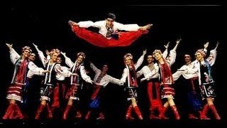 Russie présentation du folklore russe par les ballets de Siberie [upl. by Jelks977]