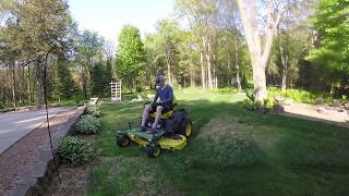 JD Z540R Mowing the lawn [upl. by Yenhpad]