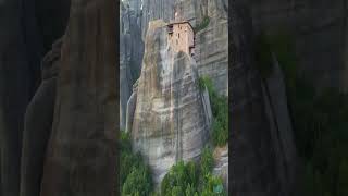 Los increíbles Monasterios en el aire⛪🌄 youtubeshorts curiosidades shorst sabiasque datos [upl. by Fawn177]