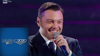 Sanremo 2020  Il medley di Tiziano Ferro [upl. by Llenyar807]