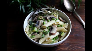 One pot pasta champignons courgette et petits pois [upl. by Esma474]