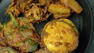 Bhajiya recipe in hindialoo pakora recipeamazing street foodbest street foodSeemaKitchen688 [upl. by Irep]