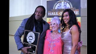 Booker T Receives Lou Thesz Heavyweight Champion Award [upl. by Gnoy282]