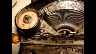 Remington Rand Noiseless 7 Typewriter Restore Part 1 [upl. by Jana]