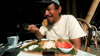 Bihun Goreng Restorant Bambu Eco Lodge Bukit Lawang [upl. by Norihs557]