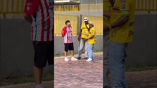 REVENDO LAS BOLETAS DEL PARTIDO ⚽️🤣 shorts short humor comedia [upl. by Rissa]