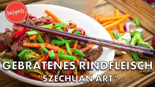 Scharfes Rindfleisch quotSzechuan Artquot  gebratenes chinesisches Rindfleisch Rezept [upl. by Sinai]