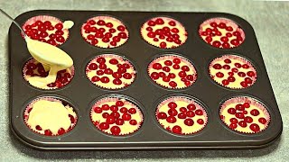 Schnelles Johannisbeeren Rezept ist einfach und lecker Beeren Muffins mit Schmand Guss [upl. by Mamie]