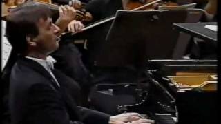 Stephen HoughChopin Piano Concerto No 2 2nd Movement [upl. by Aicilet]