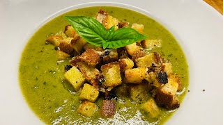 Vellutata di zucchine con pesto alla genovese e crostini al parmigianocrema deliziosa ed economica [upl. by Weaks]