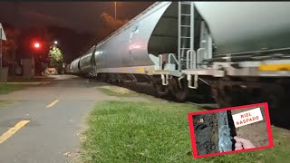 LOCOMOTORA 9797 con 75 vagones ¿Riel raspado [upl. by Eneles]